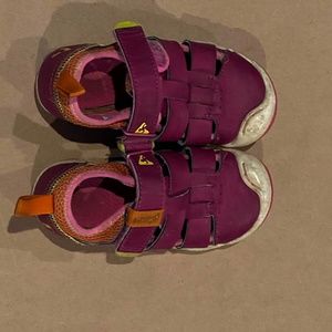 Plae Sam 2.0 kids sandals size 8